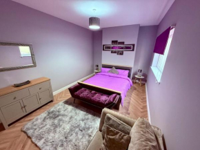 Central 2 bedrooms flat